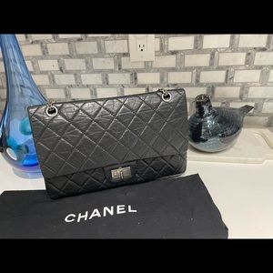Chanel Black Purse 2.55  lamb skin comes with dust bag and box.. Quilted